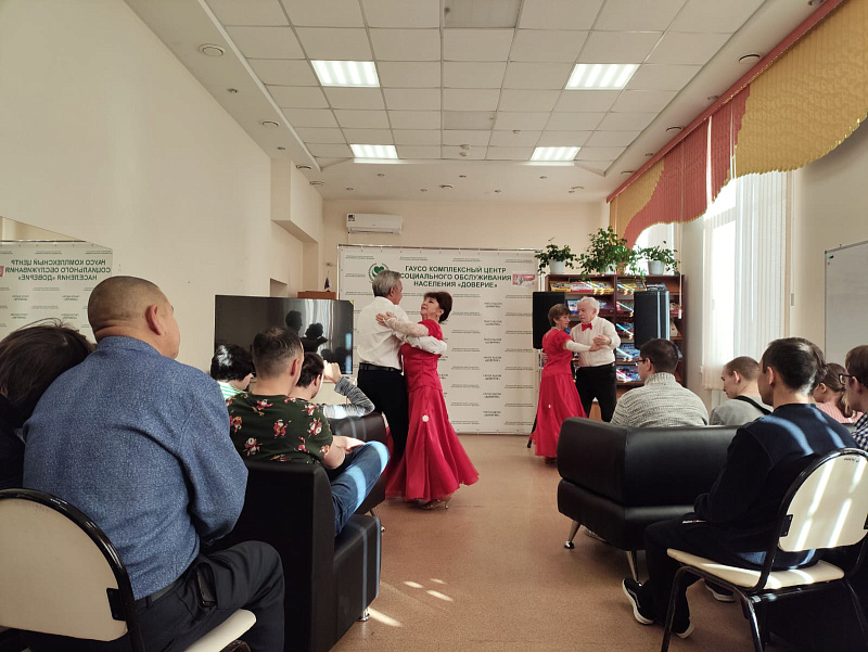 В центре «Доверие» отметили День матери