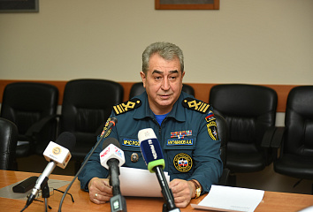 Челнинцев предупреждают об опасности выхода на неокрепший лед