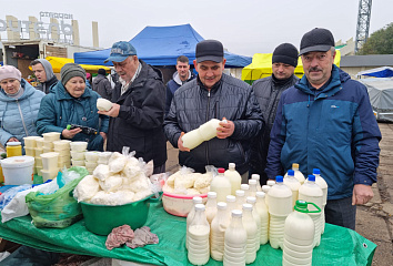 На челнинские сельскохозяйственные ярмарки завезли 900 тонн продуктов