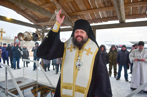Наиль Магдеев поздравил православных челнинцев с праздником Крещения Господня