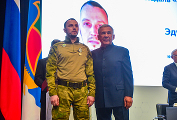 Десять челнинцев удостоены высоких наград