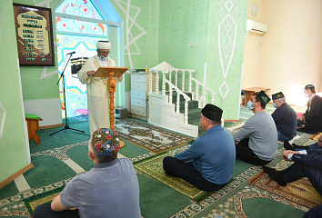 Праздничные намазы прошли в 15 челнинских мечетях