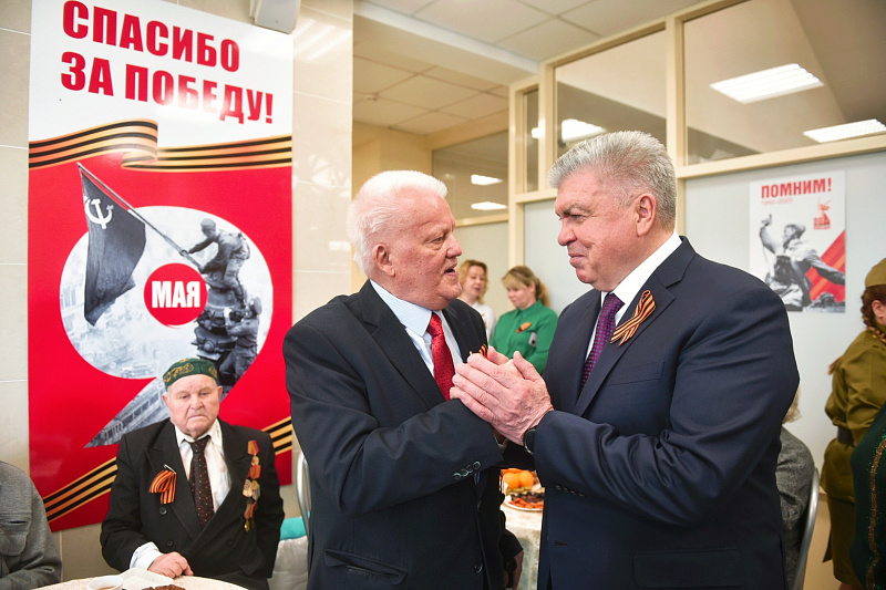 Наиль Магдеев поздравил ветеранов Великой Отечественной войны с 80-летием