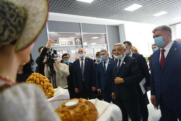 Фарид Мухаметшин провел в Челнах выездное заседание президиума Совета Ассамблеи народов Татарстана