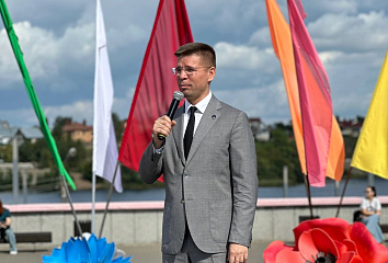 Праздничная программа ко Дню города развернулась на набережной Габдуллы Тукая
