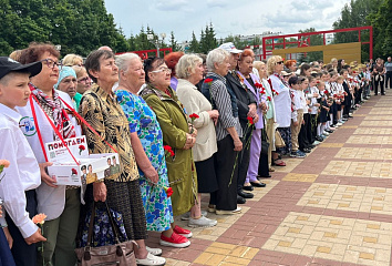 Красные гвоздики, почетный караул: в Набережных Челнах провели памятное мероприятие