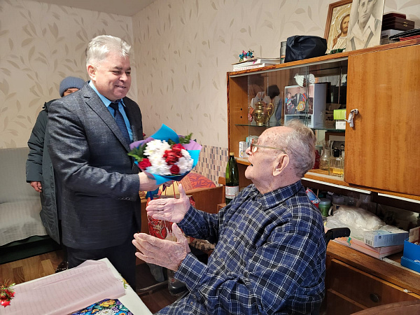 Вековой юбилей отмечает в Набережных Челнах участник Великой Отечественной войны