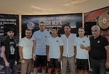 «Лицом к лицу»: участники профессионального бокса поприветствовали друг друга
