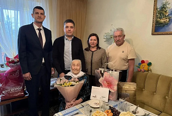Ветераны Центрального района получили поздравления