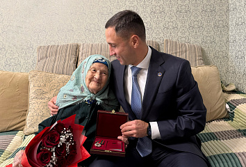 101-летнего ветерана наградили государственной наградой