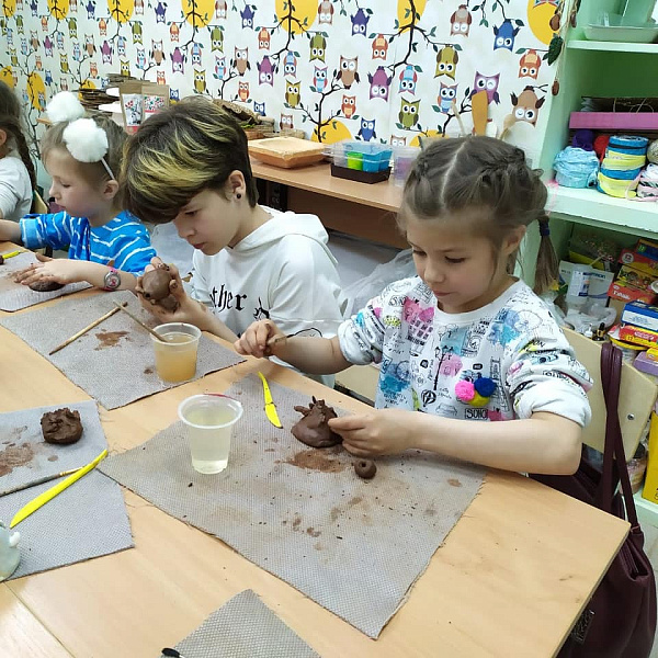 Тарих һәм туган якны өйрәнү музеенда ятим балалар өчен чүлмәк ясау буенча мастер-класс оештырылды