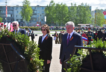 Hundreds of Naberezhnye Chelny residents laid flowers at the Eternal Flame